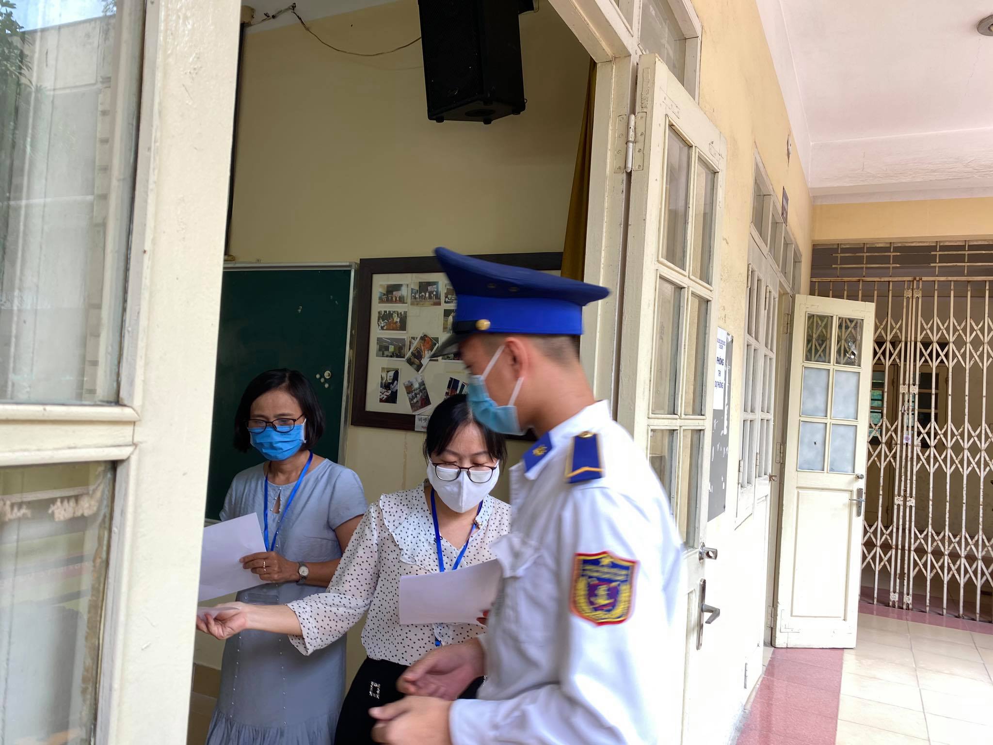 Hà Nội: 7 thí sinh dự thi nhưng có 18 cán bộ, giáo viên làm thi