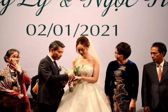 Hé lộ thực đơn giản dị trong tiệc cưới của NSND Công Lý và vợ Ngọc Hà