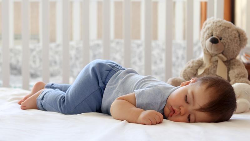 Cho trẻ ngủ đúng vào khung giờ này để não bộ phát triển, chiều cao tăng mạnh
