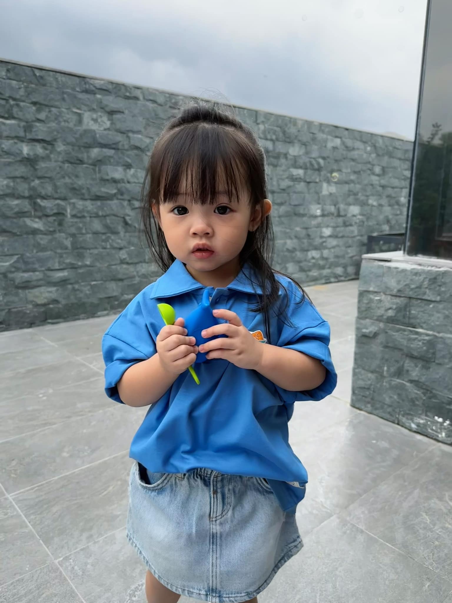 Mới 2 tuổi, con gái Cường Đô La có mái tóc dài thướt tha » Báo Phụ Nữ Việt Nam