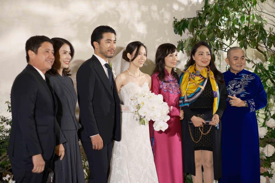 Khoảnh khắc xúc động trong đám cưới của con gái nghệ sĩ Xuân Hinh
