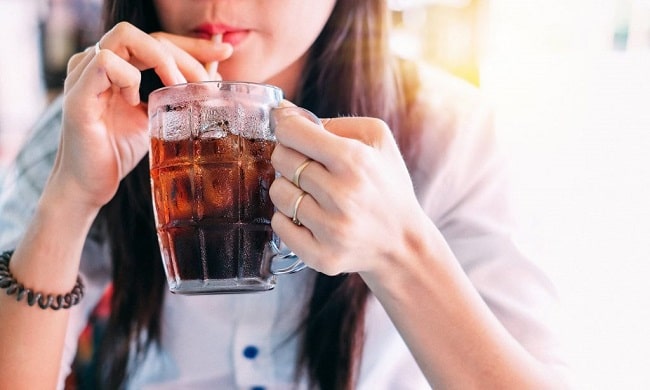 Uống 4 lon coca chữa hóc xương gà